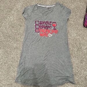 Daisy Fuentes Heather Gray Tee